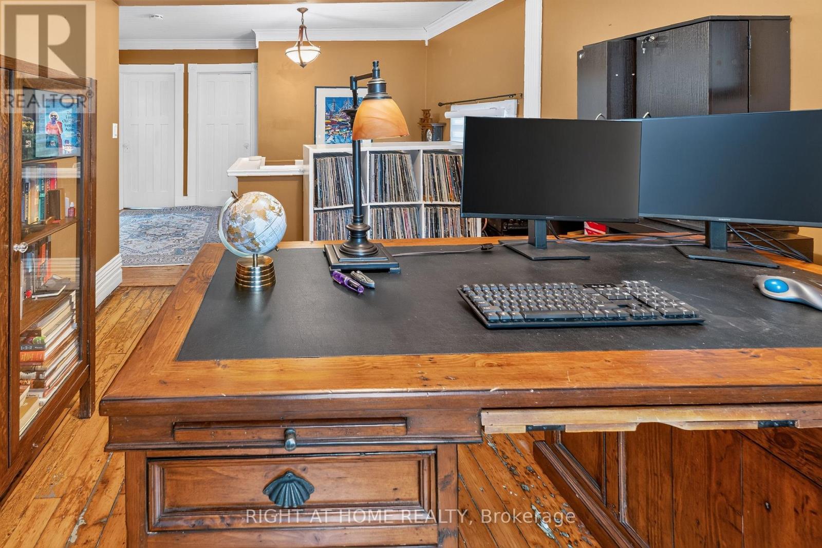 327 WELLINGTON STREET - Image 23
