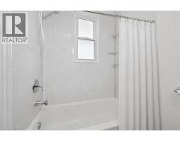 4pc Bathroom - 65 Stevenson Street N, Guelph, ON N1E5A6 Photo 6
