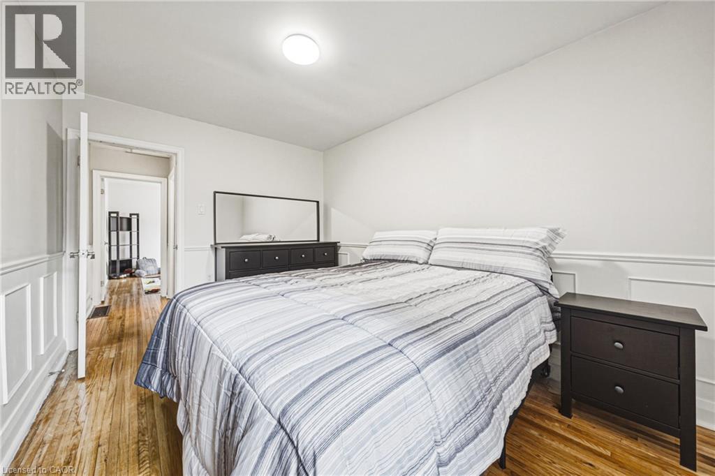 45 SECOND Avenue - Image 13