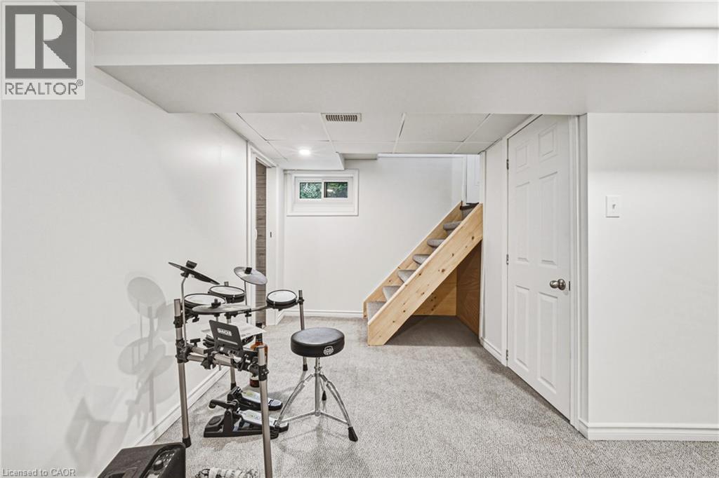 45 SECOND Avenue - Image 18