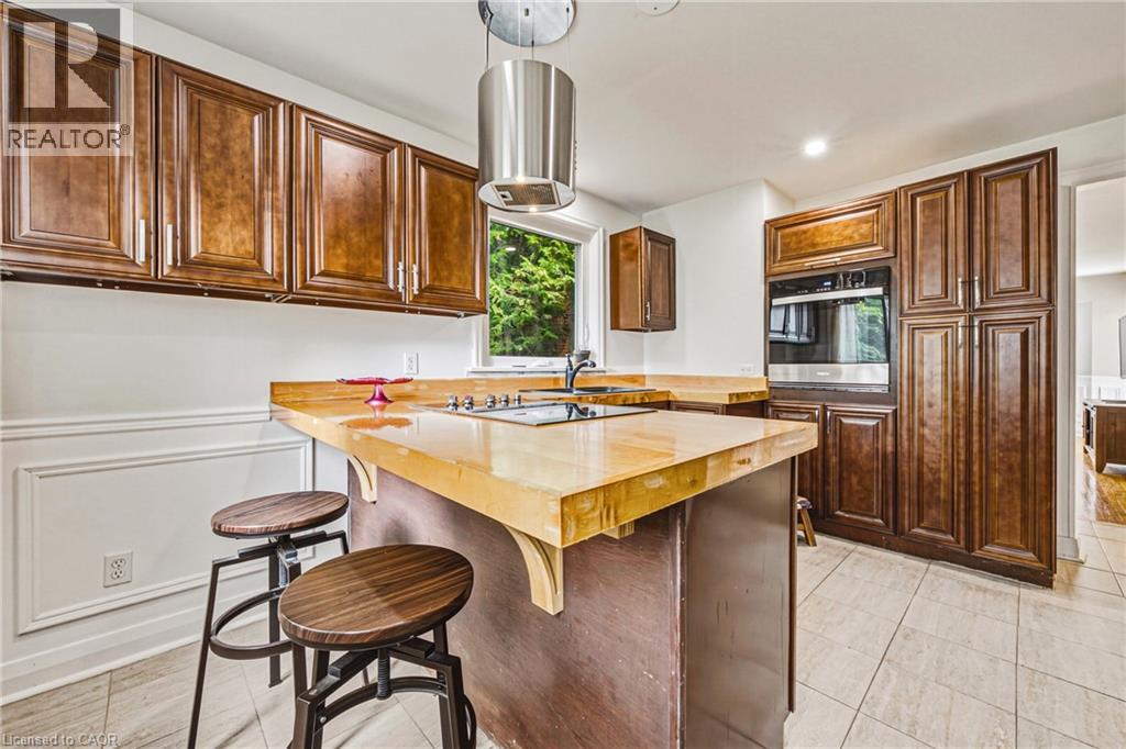 45 SECOND Avenue - Image 9