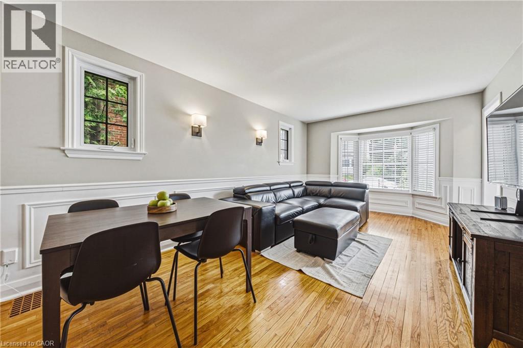 45 SECOND Avenue - Image 6