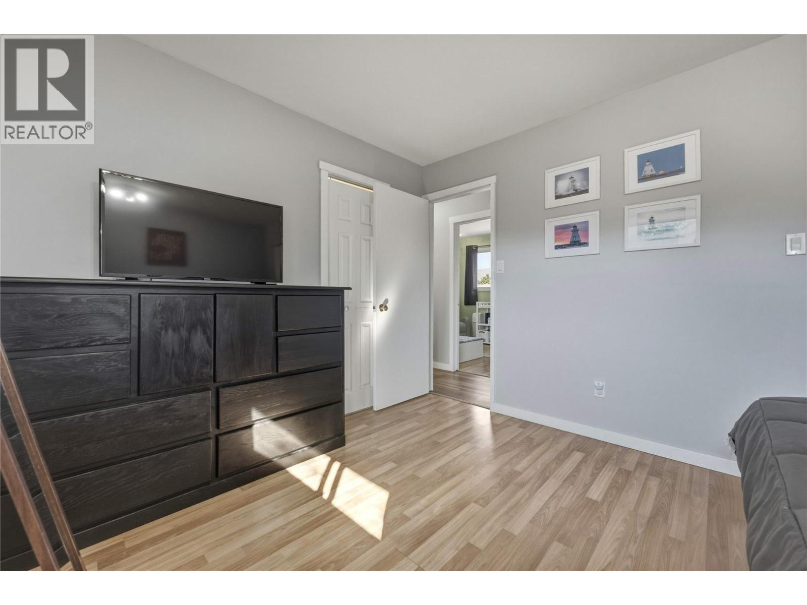 3922 21 Avenue - Image 24