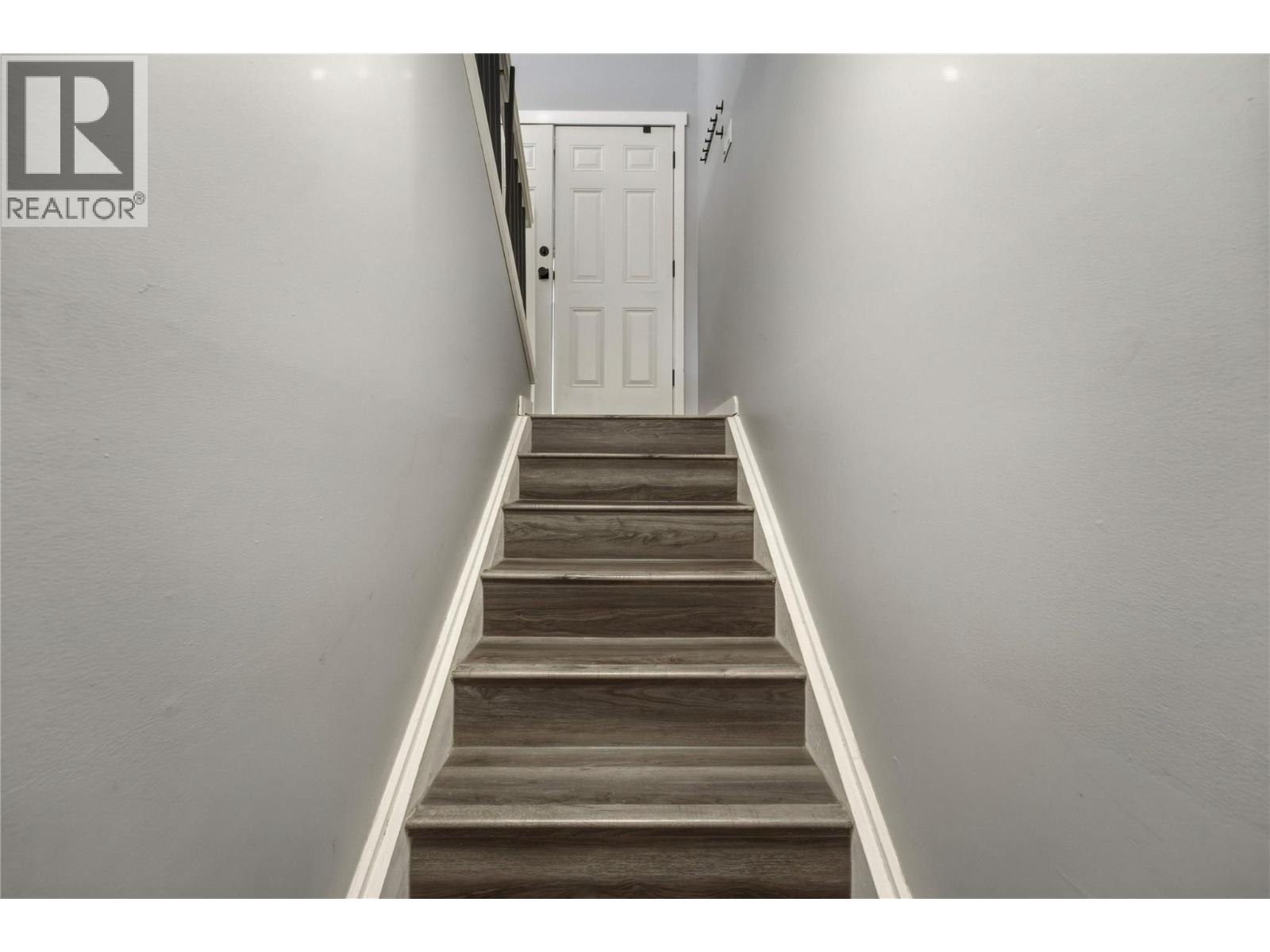 3922 21 Avenue - 27