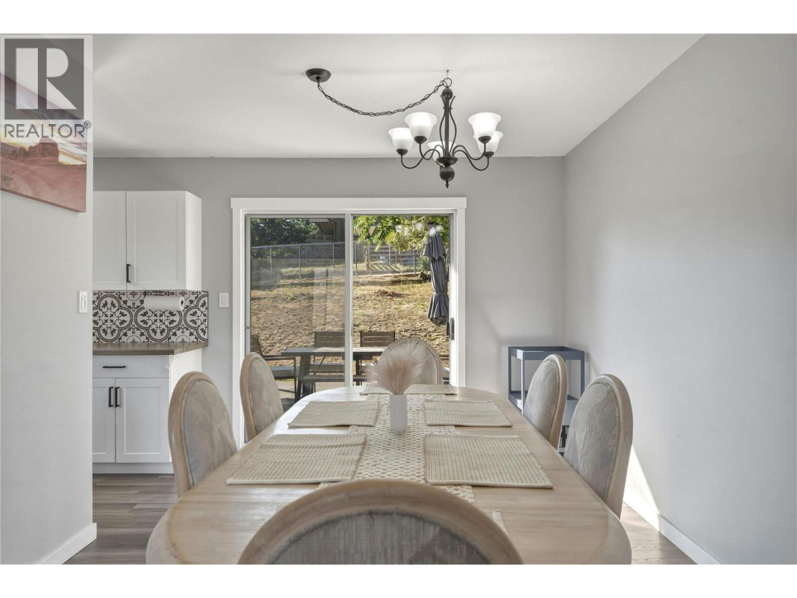 3922 21 Avenue - 10