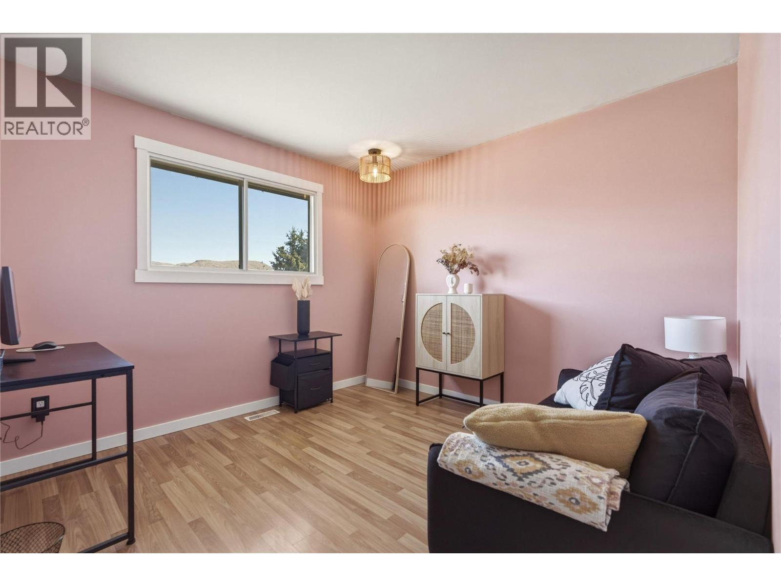 3922 21 Avenue - 25