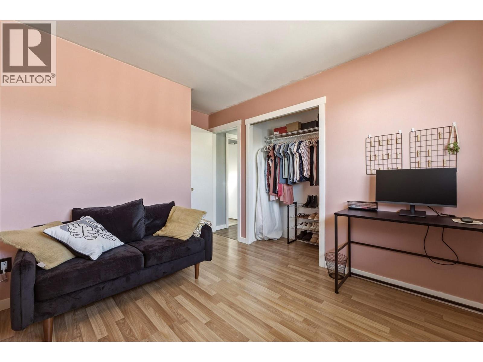 3922 21 Avenue - 26