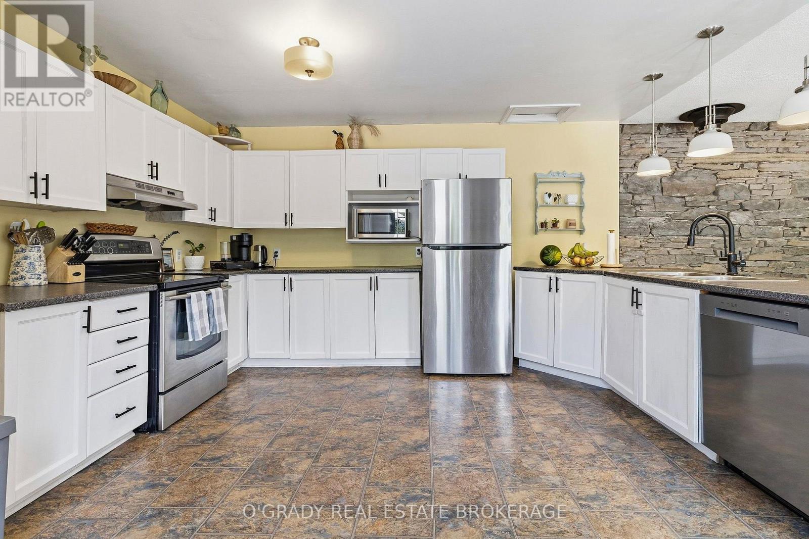 6582 6TH CONCESSION ROAD - Image 17