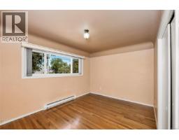 Living room - 3107 Harriet Rd, Victoria, BC V9A1T7 Photo 8
