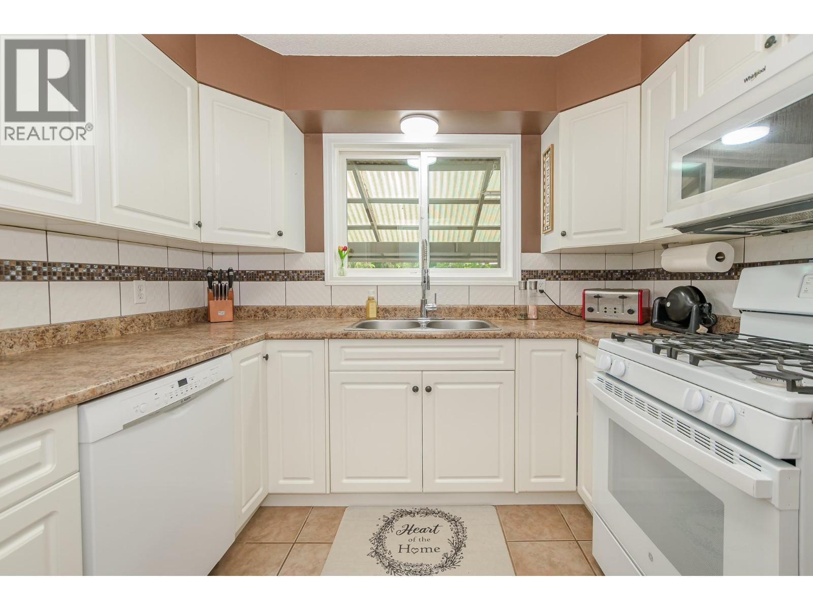 2651 Okanagan Avenue NE - 19