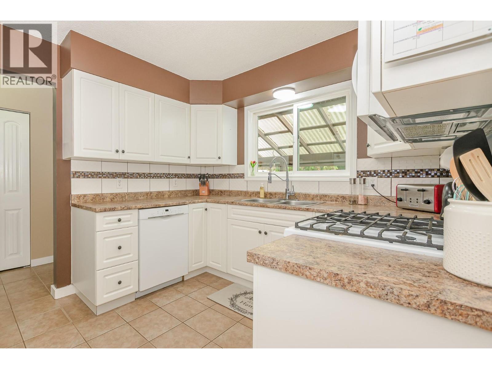 2651 Okanagan Avenue NE - Image 20