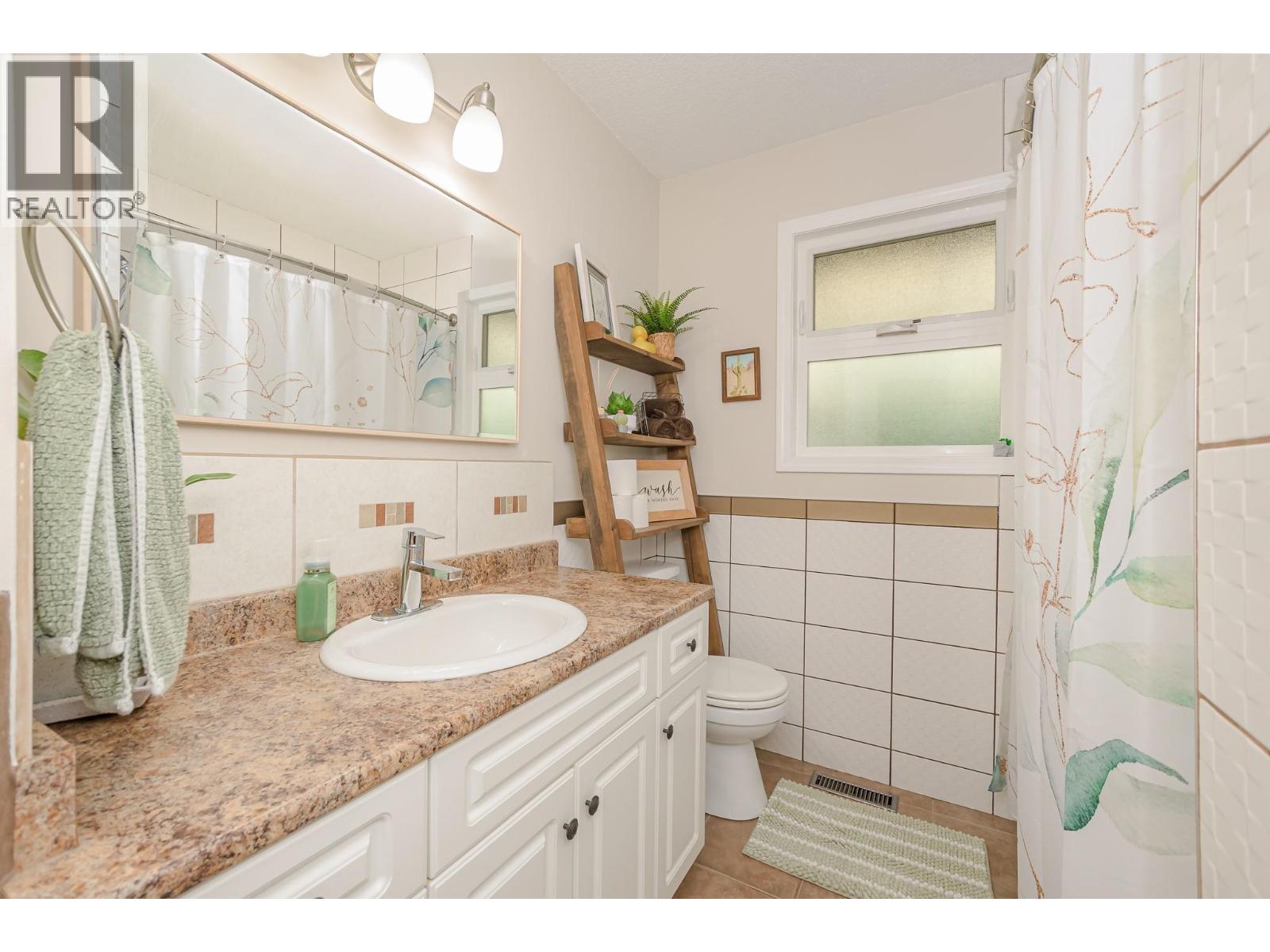 2651 Okanagan Avenue NE - Image 34