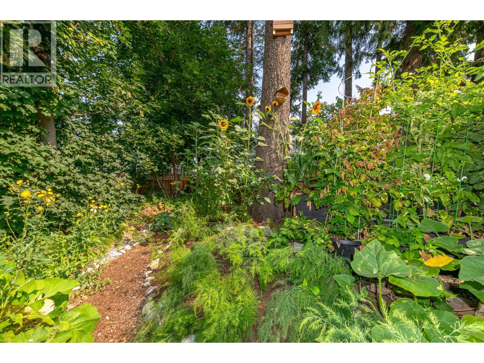 2651 Okanagan Avenue NE - Image 40