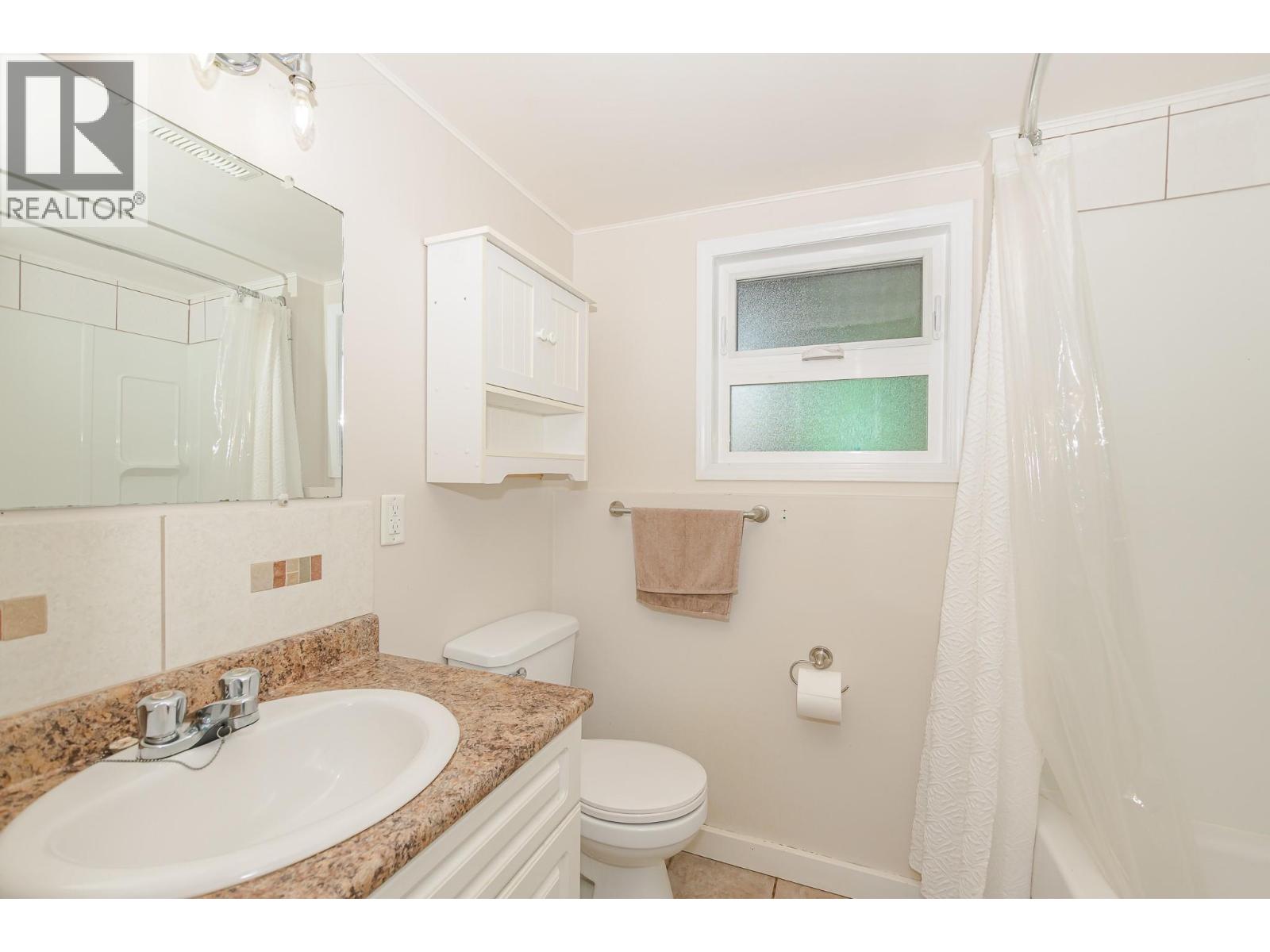 2651 Okanagan Avenue NE - Image 55