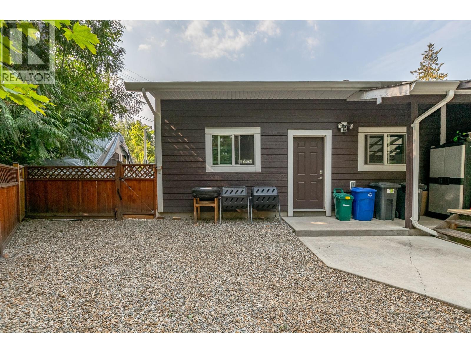 2651 Okanagan Avenue NE - 67