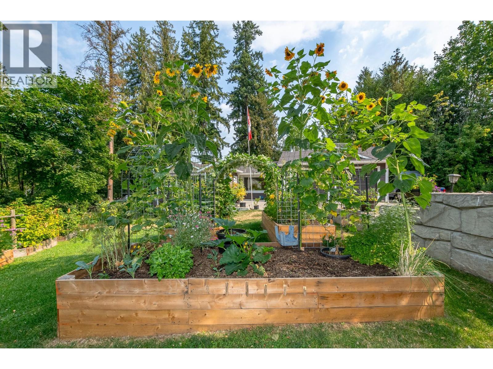 2651 Okanagan Avenue NE - 70
