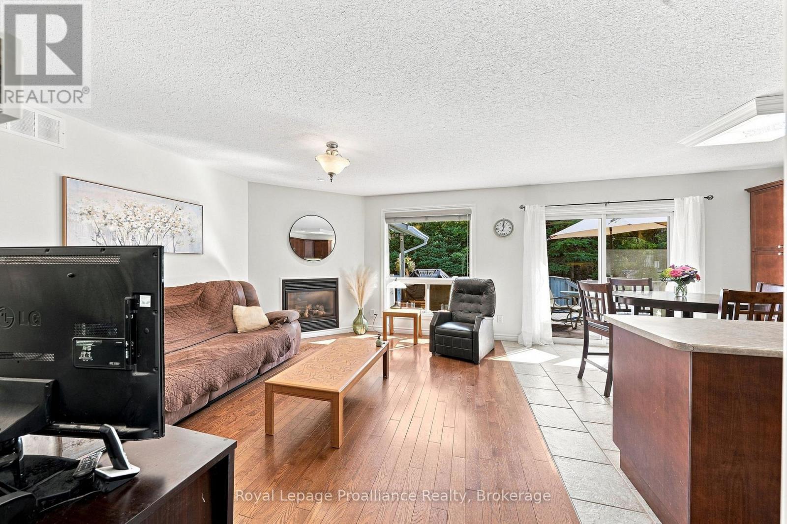 9 SENECA DRIVE - Image 17