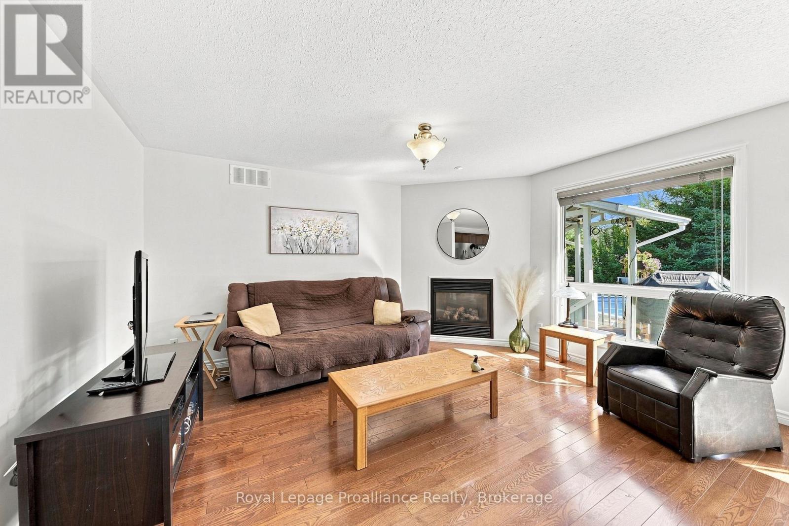 9 SENECA DRIVE - Image 18