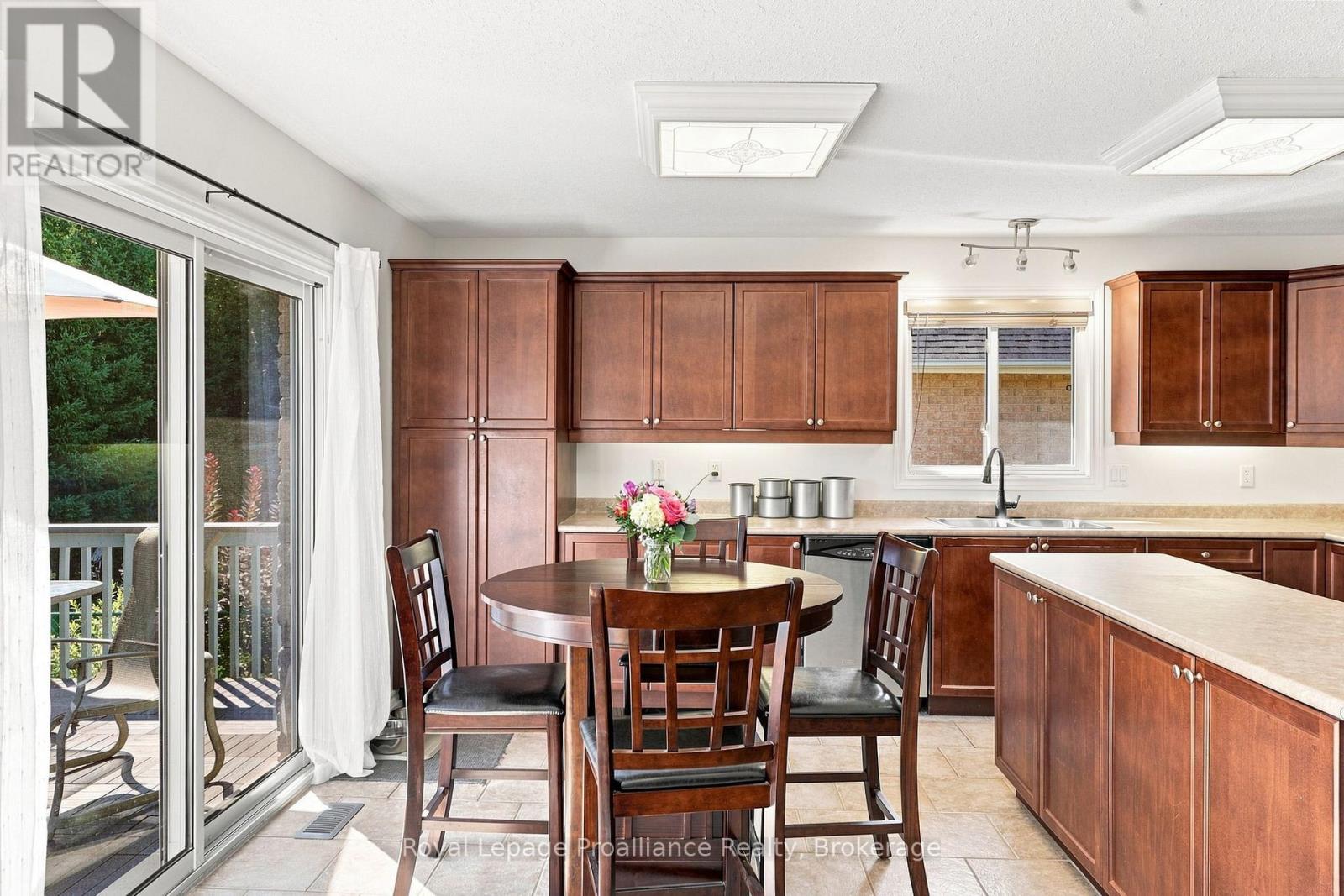 9 SENECA DRIVE - Image 21
