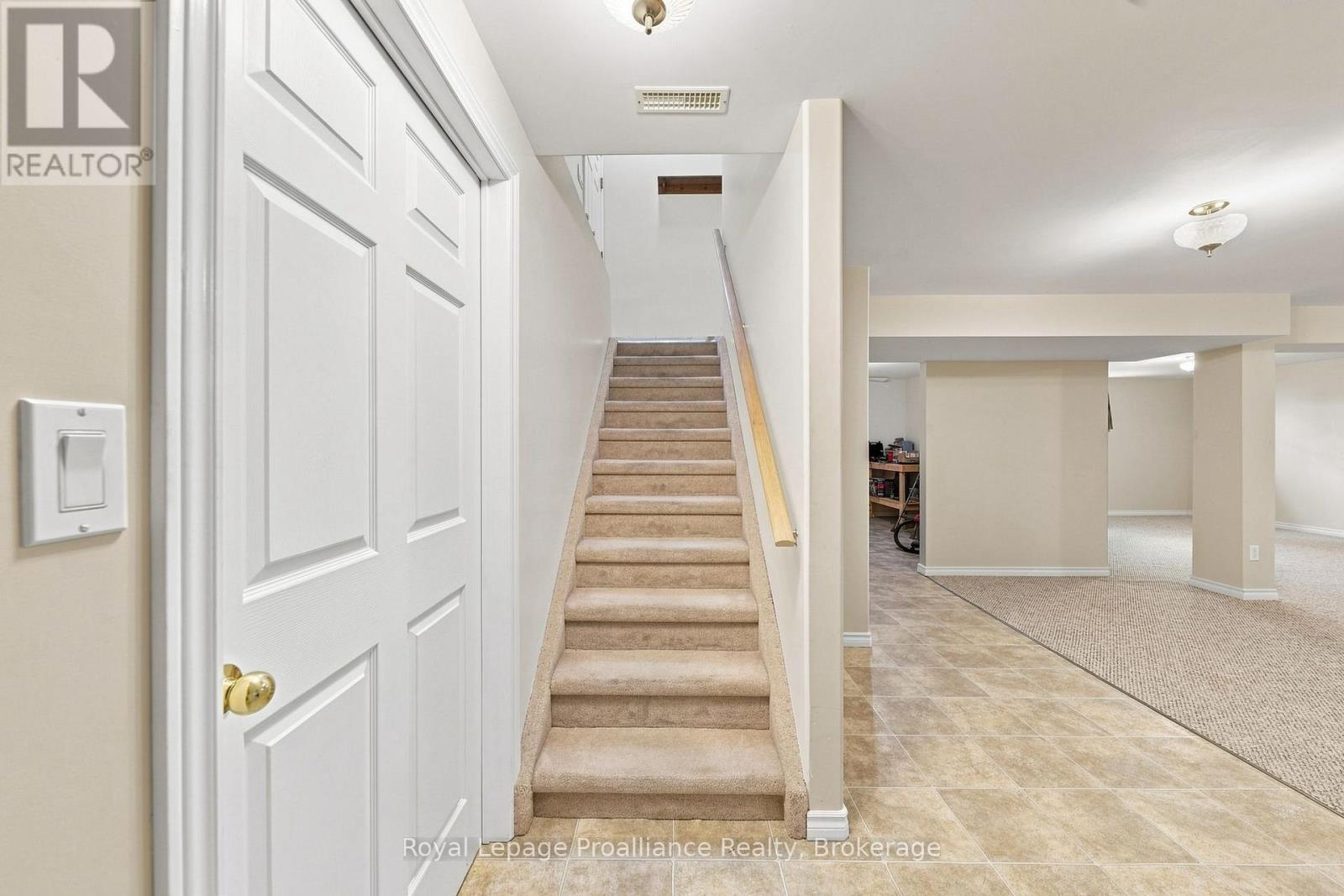 9 SENECA DRIVE - Image 34