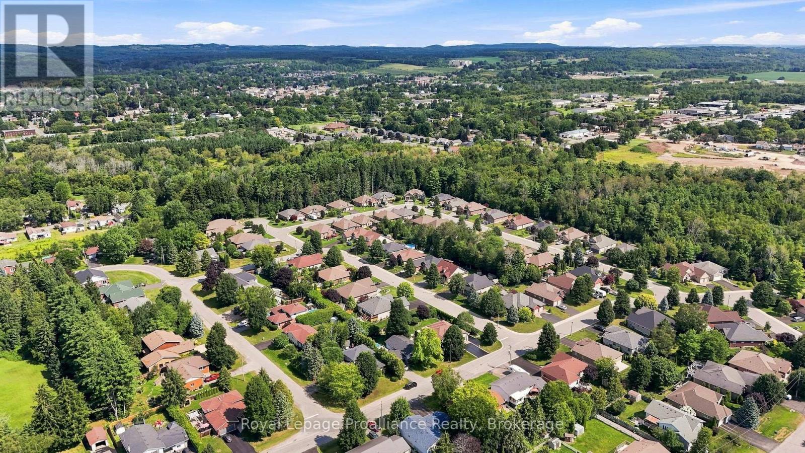 9 SENECA DRIVE - Image 49