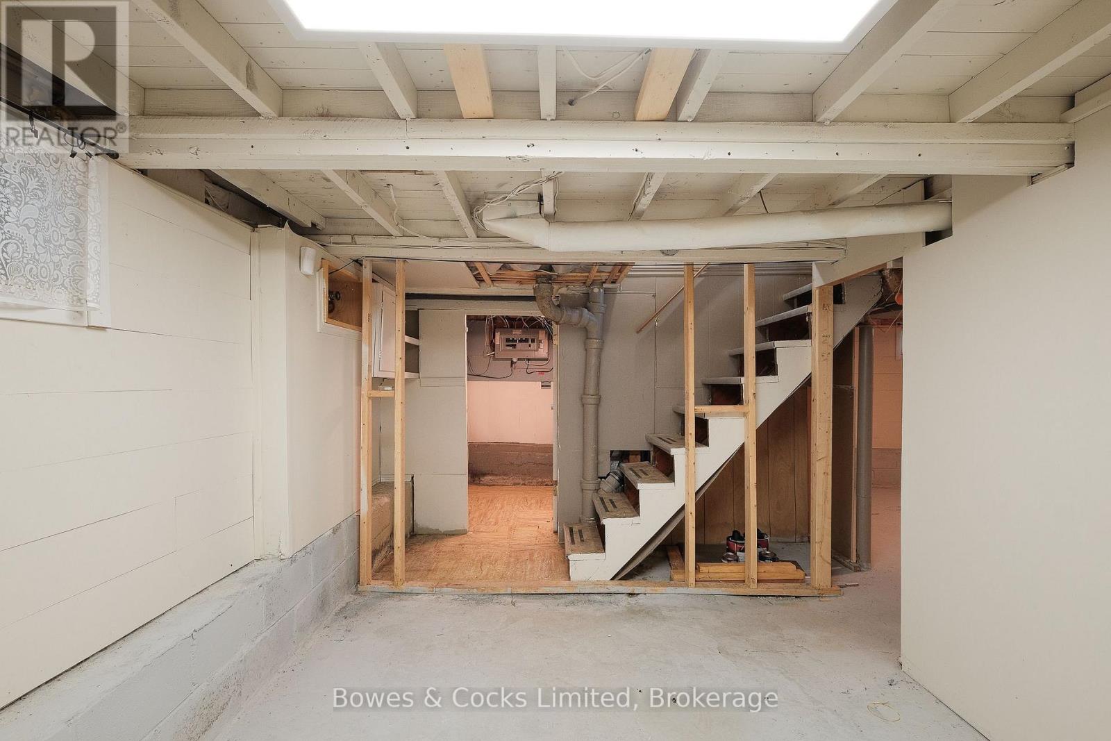 664 PARK STREET N - 15
