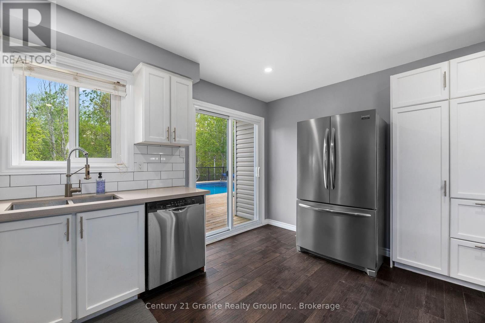 692 EWING STREET - 15