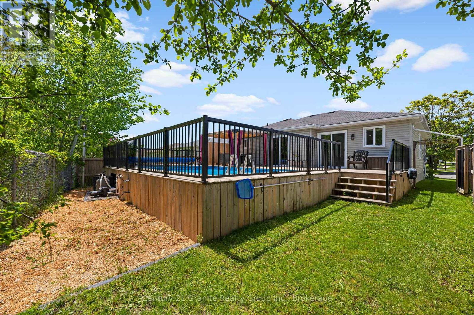 692 EWING STREET - 37