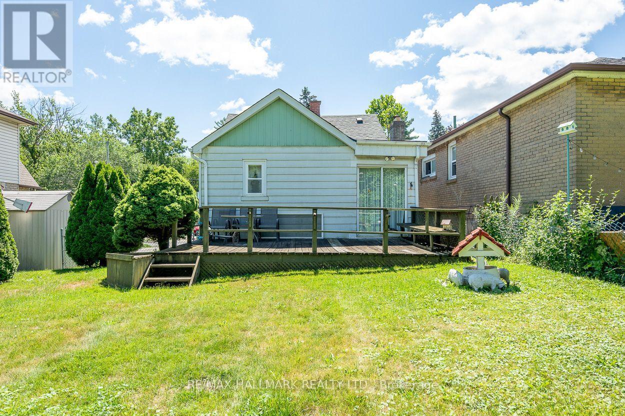 40 PINEGROVE AVENUE - 23