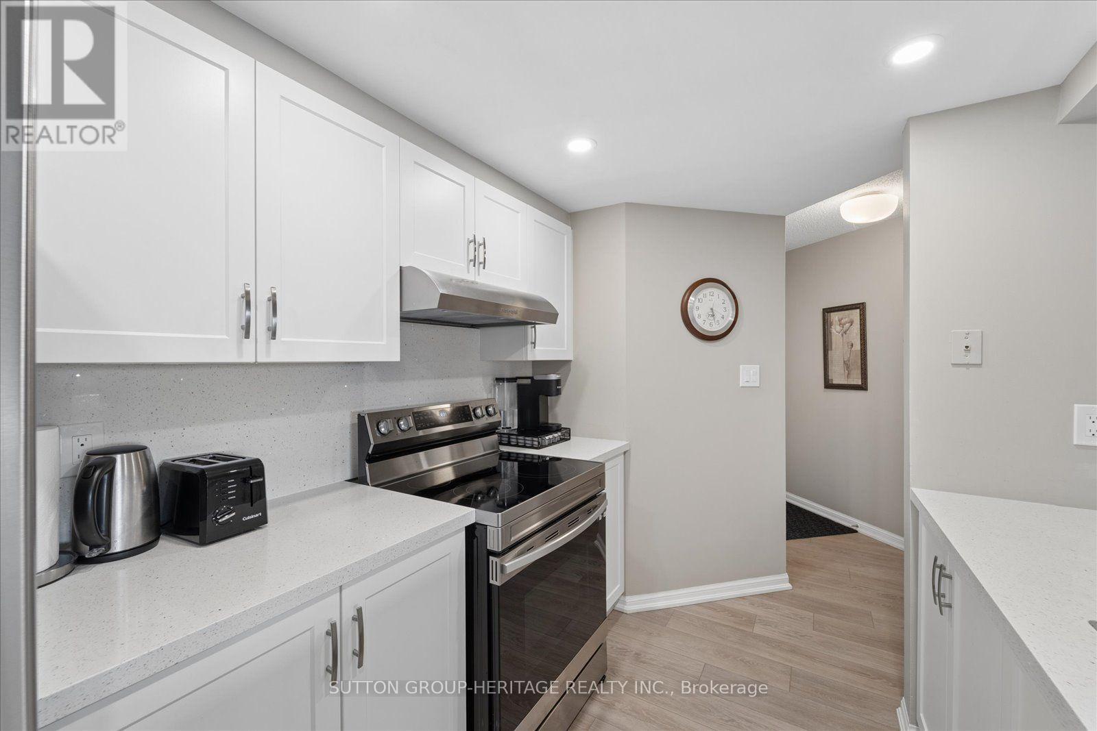 #615 712 ROSSLAND ROAD E - 13
