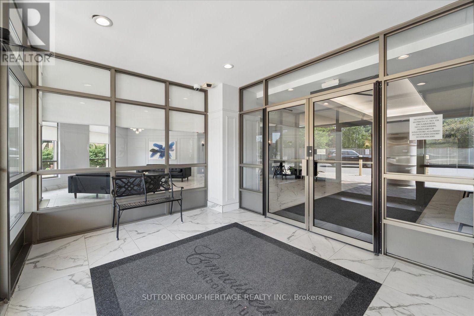 #615 712 ROSSLAND ROAD E - Image 3