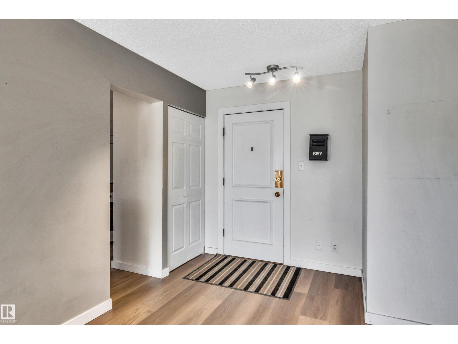 #304 8149 111 ST NW - Image 11
