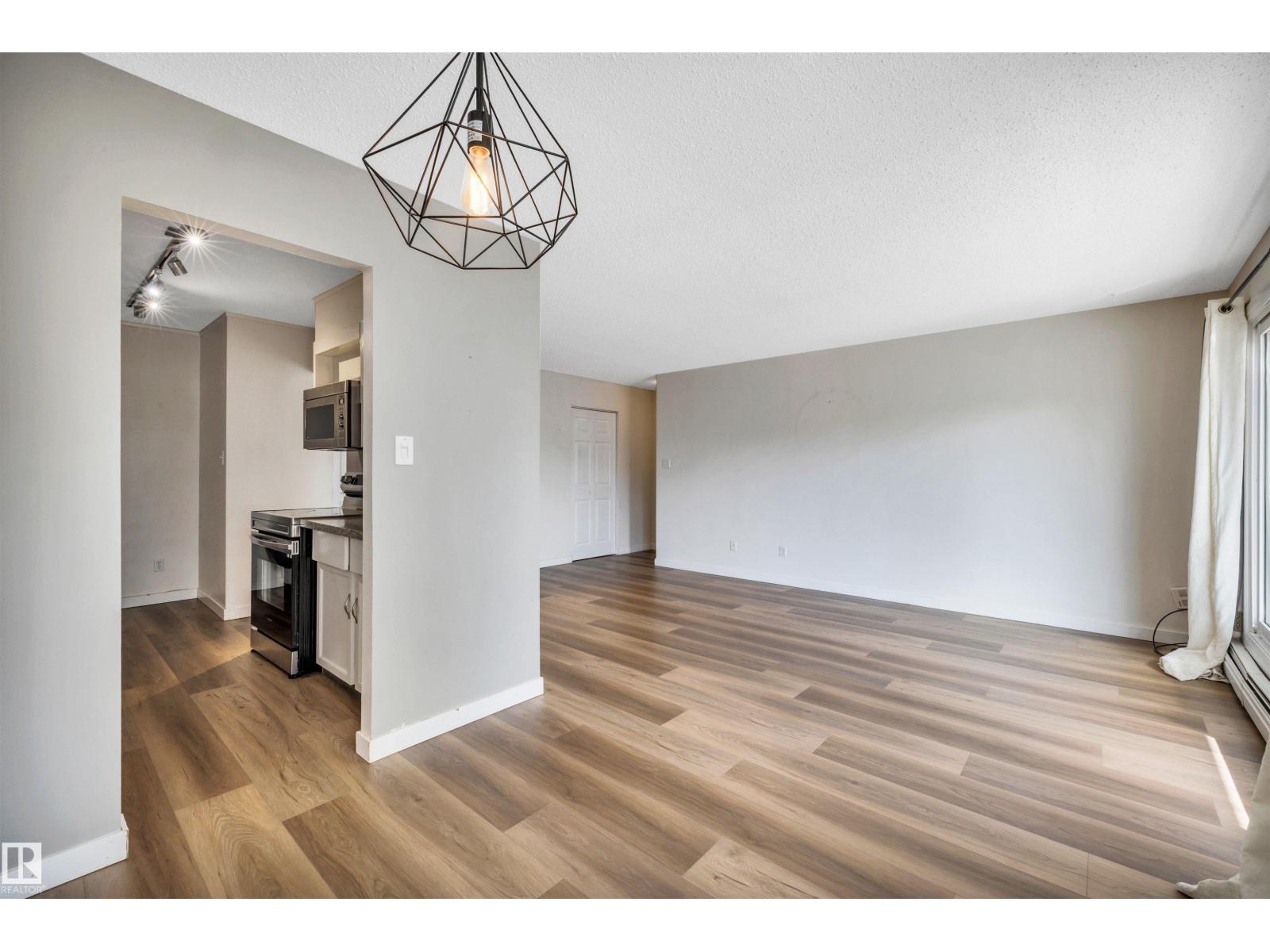 #304 8149 111 ST NW - Image 17
