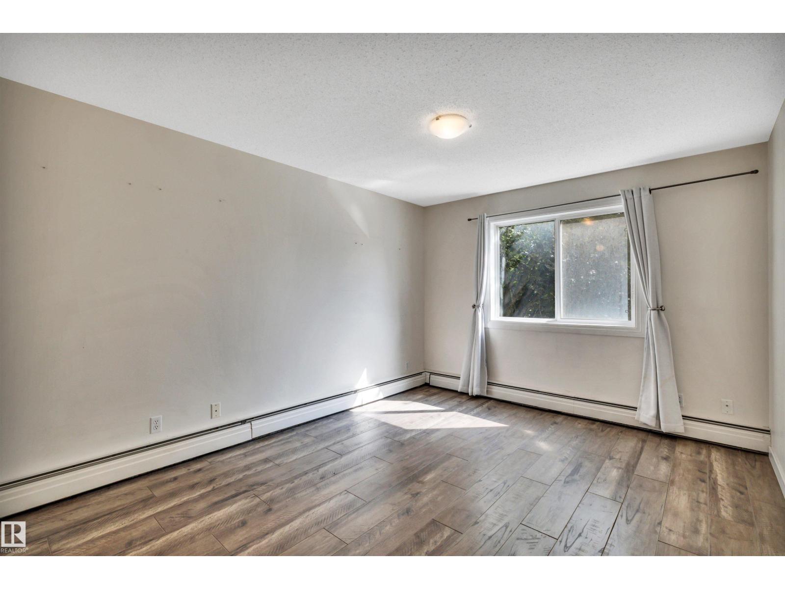 #304 8149 111 ST NW - 18