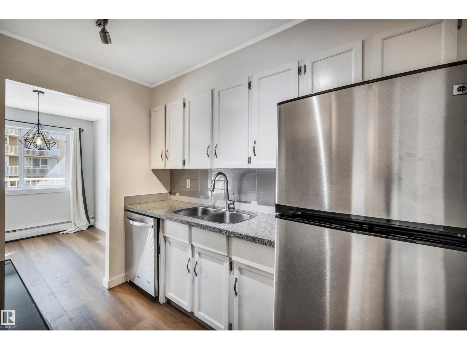 #304 8149 111 ST NW - 24
