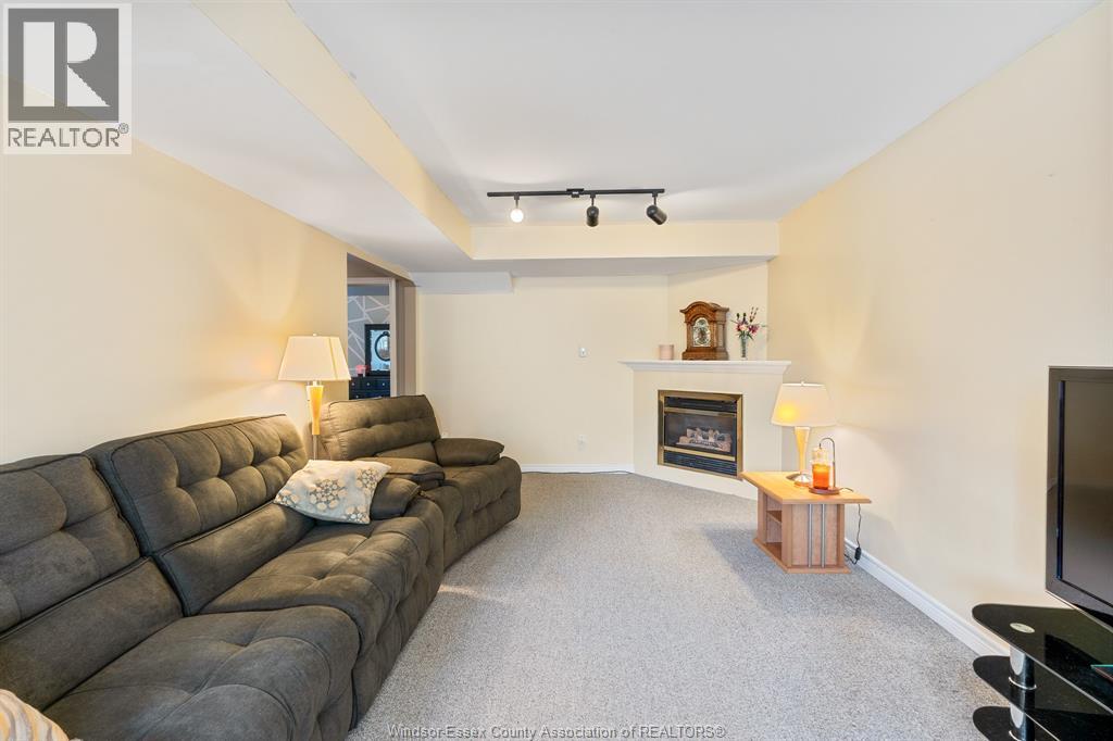 3883 Aristotle CRESCENT - 35