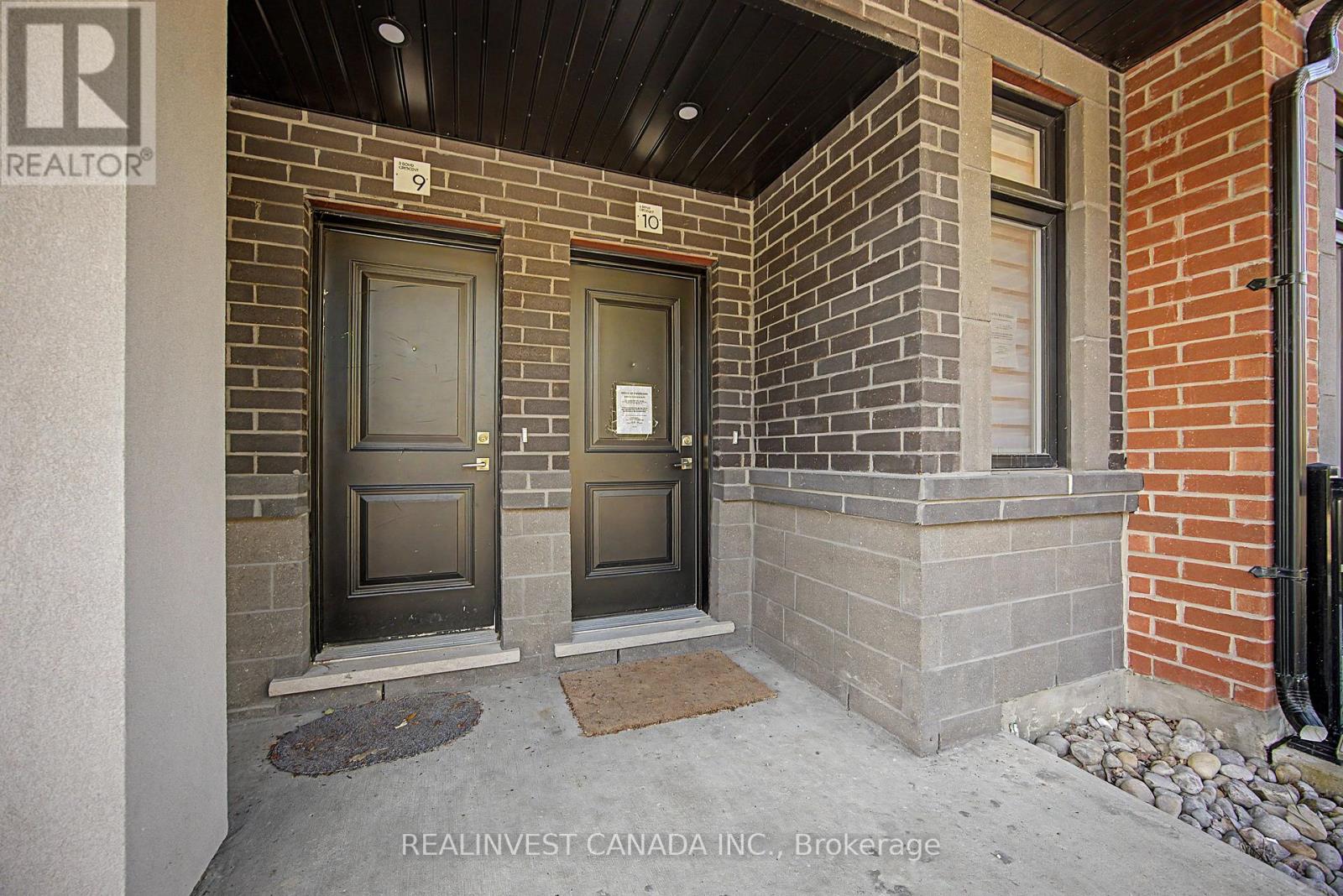 #10 3 BOND CRESCENT - 2