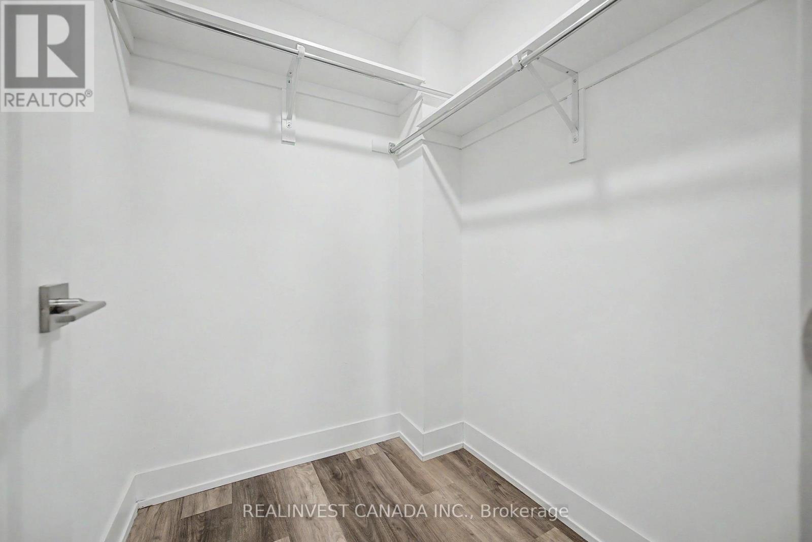 #10 3 BOND CRESCENT - Image 25