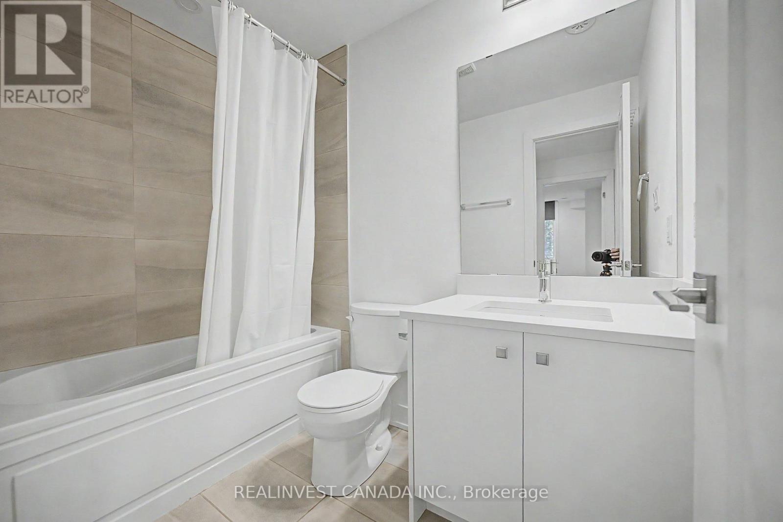 #10 3 BOND CRESCENT - Image 28