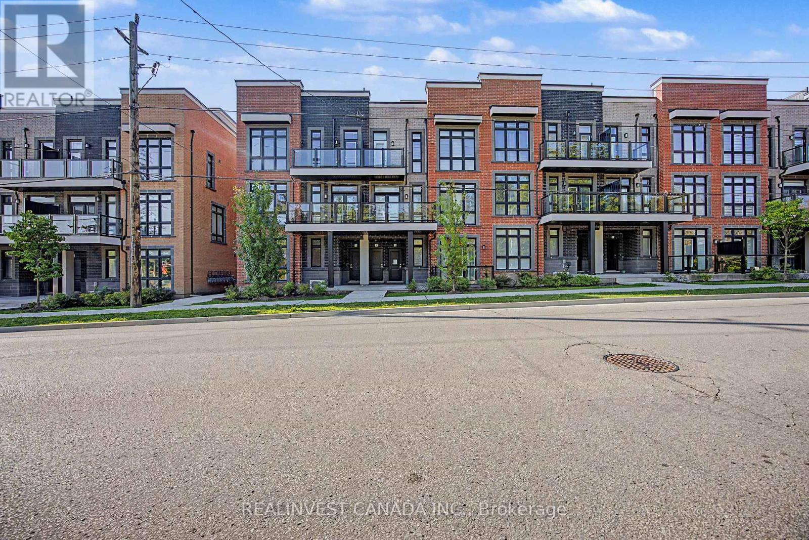 #10 3 BOND CRESCENT - 5