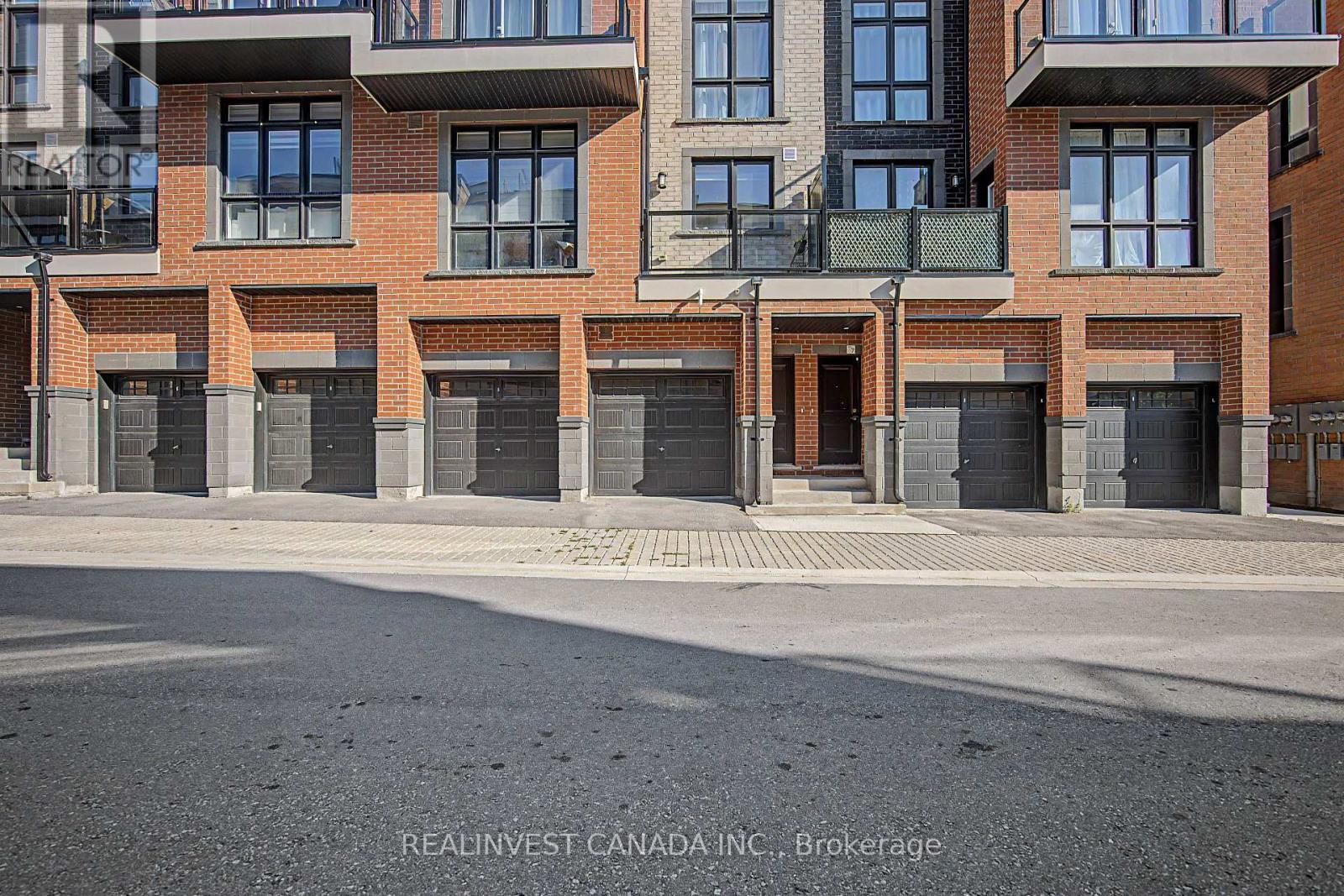 #10 3 BOND CRESCENT - 8