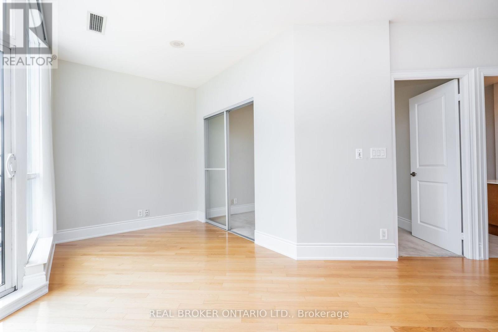 #PH208 18 HARDING BOULEVARD - 6