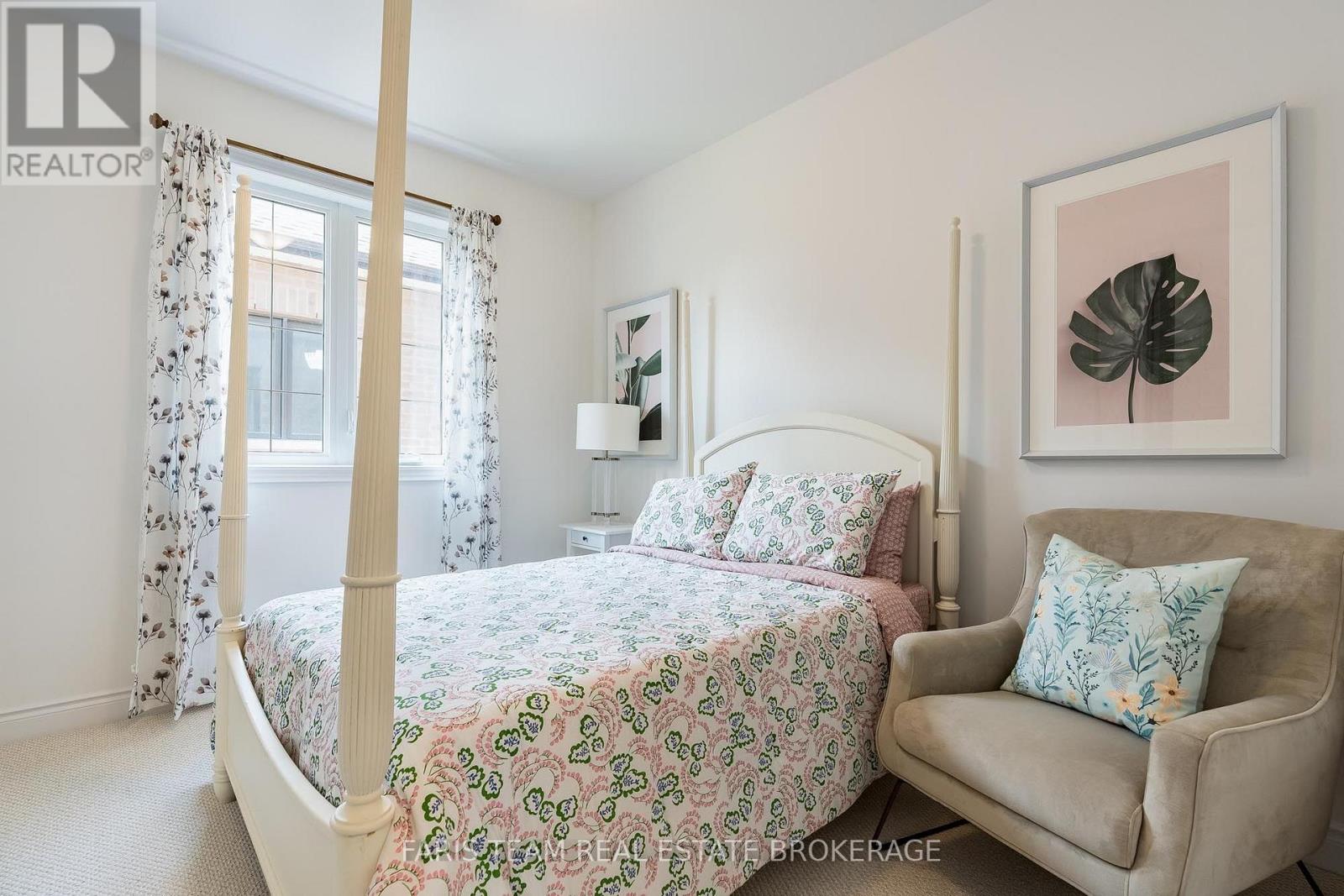 63 WOOD CRESCENT - 27