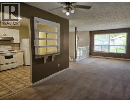 Living room - 131 Bullmoose Crescent, Tumbler Ridge, BC V0C2W0 Photo 11