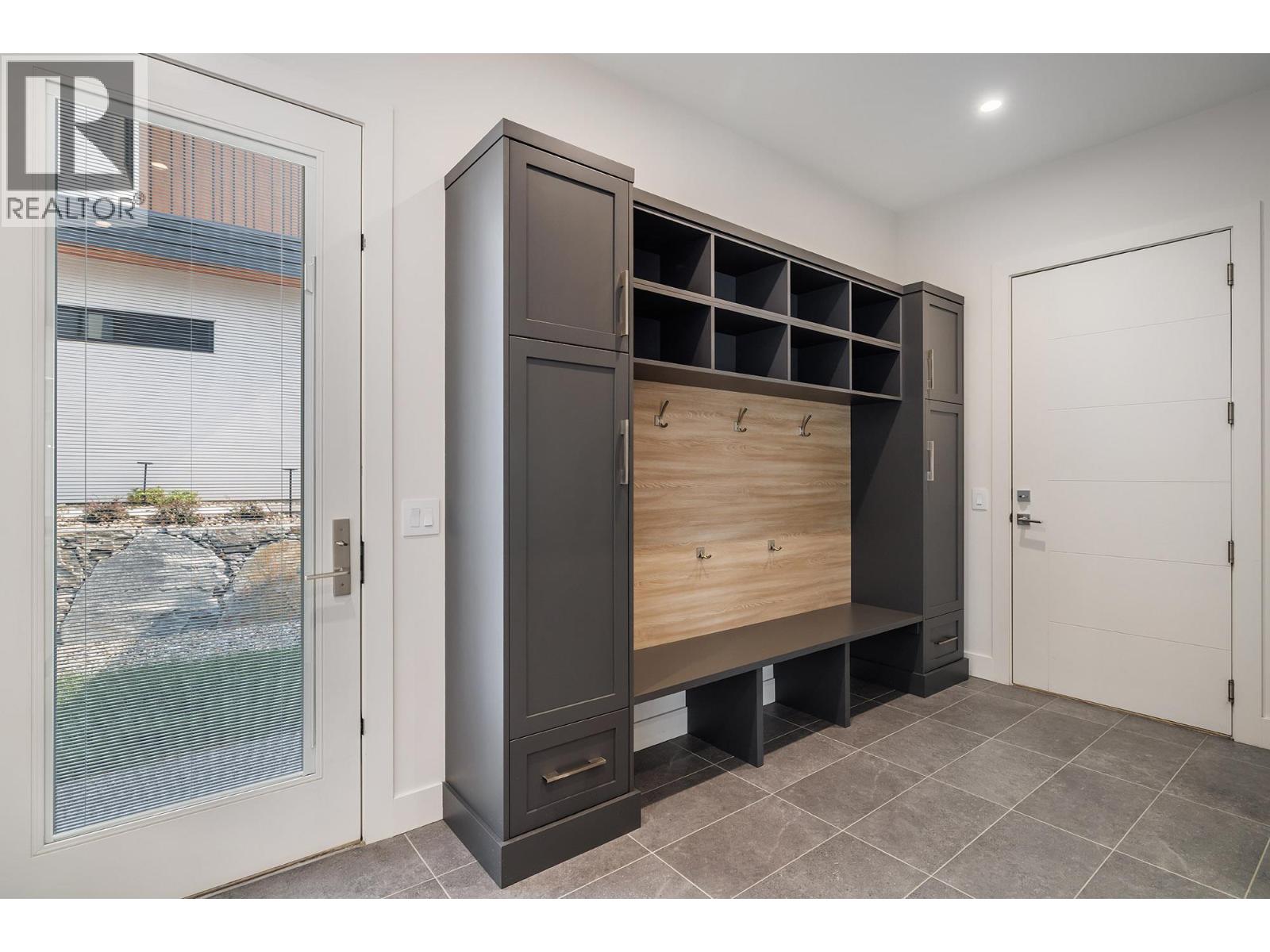 9988 Beacon Hill Drive - Image 19
