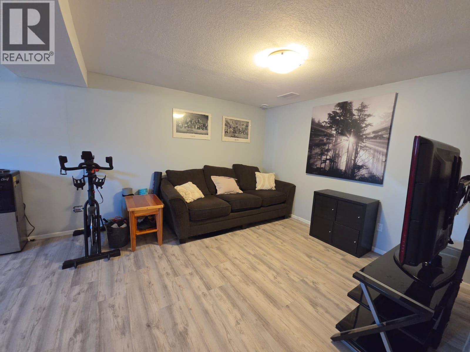 4317 51A Avenue NE, Chetwynd