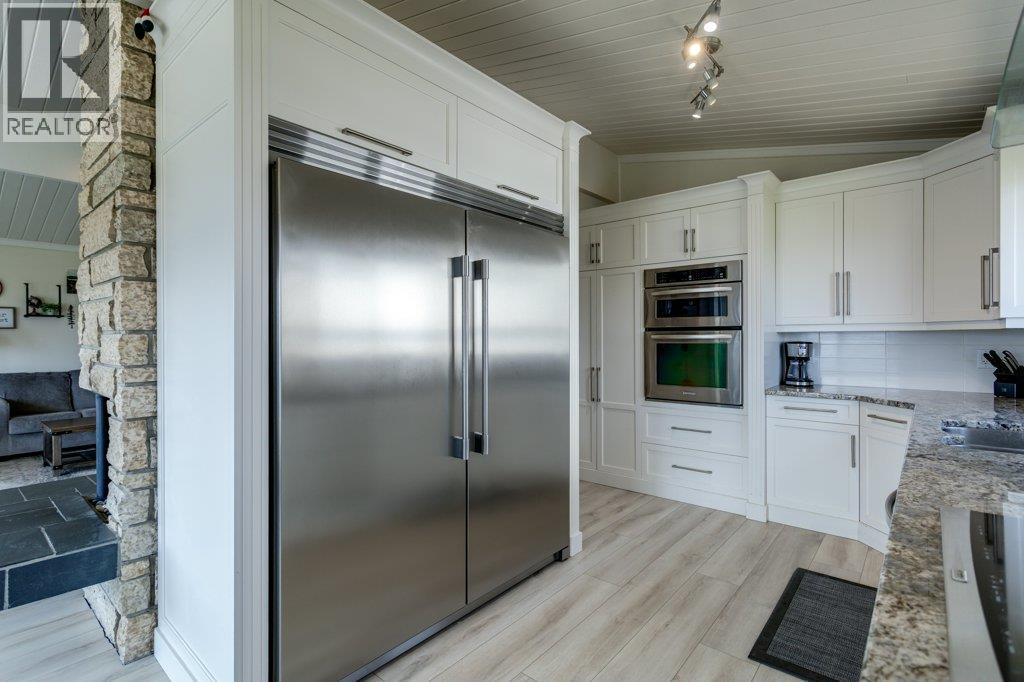111 Westside Road N - 22