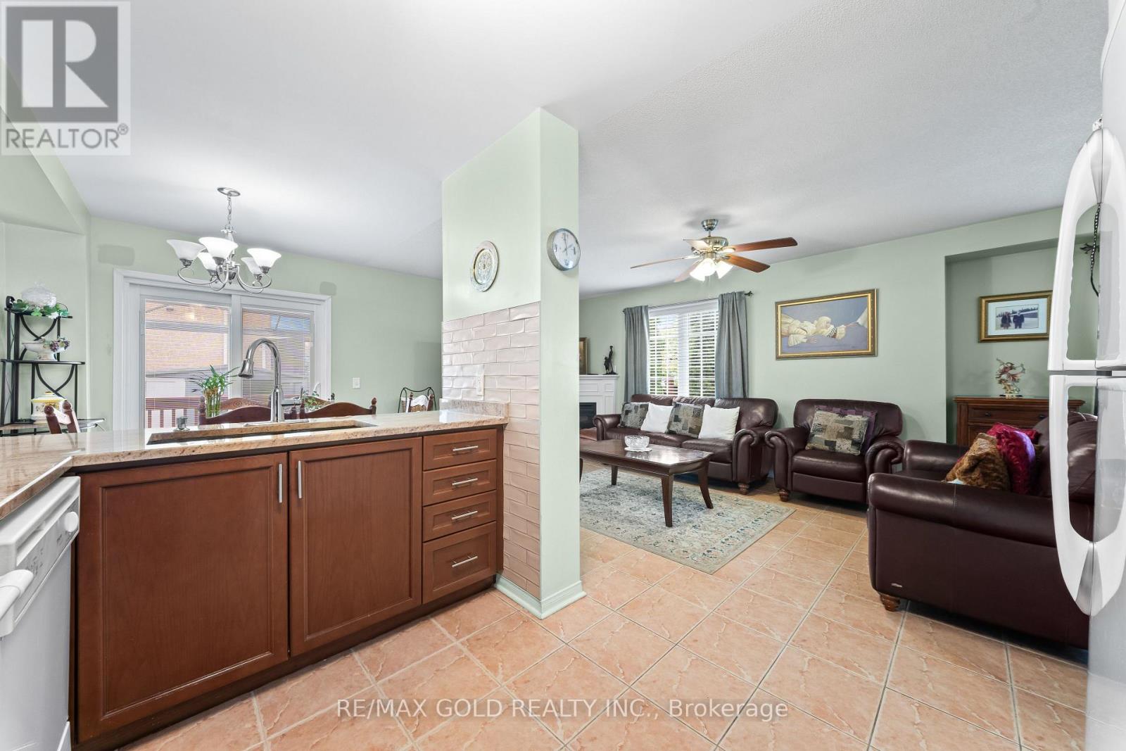 35 GORERIDGE CRESCENT - 11