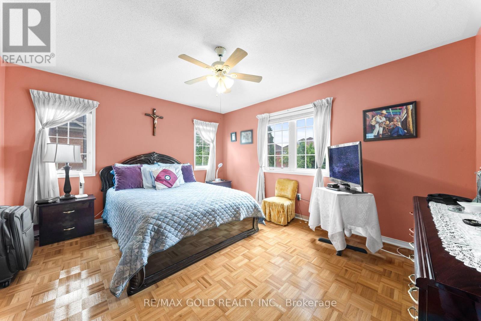 35 GORERIDGE CRESCENT - 13