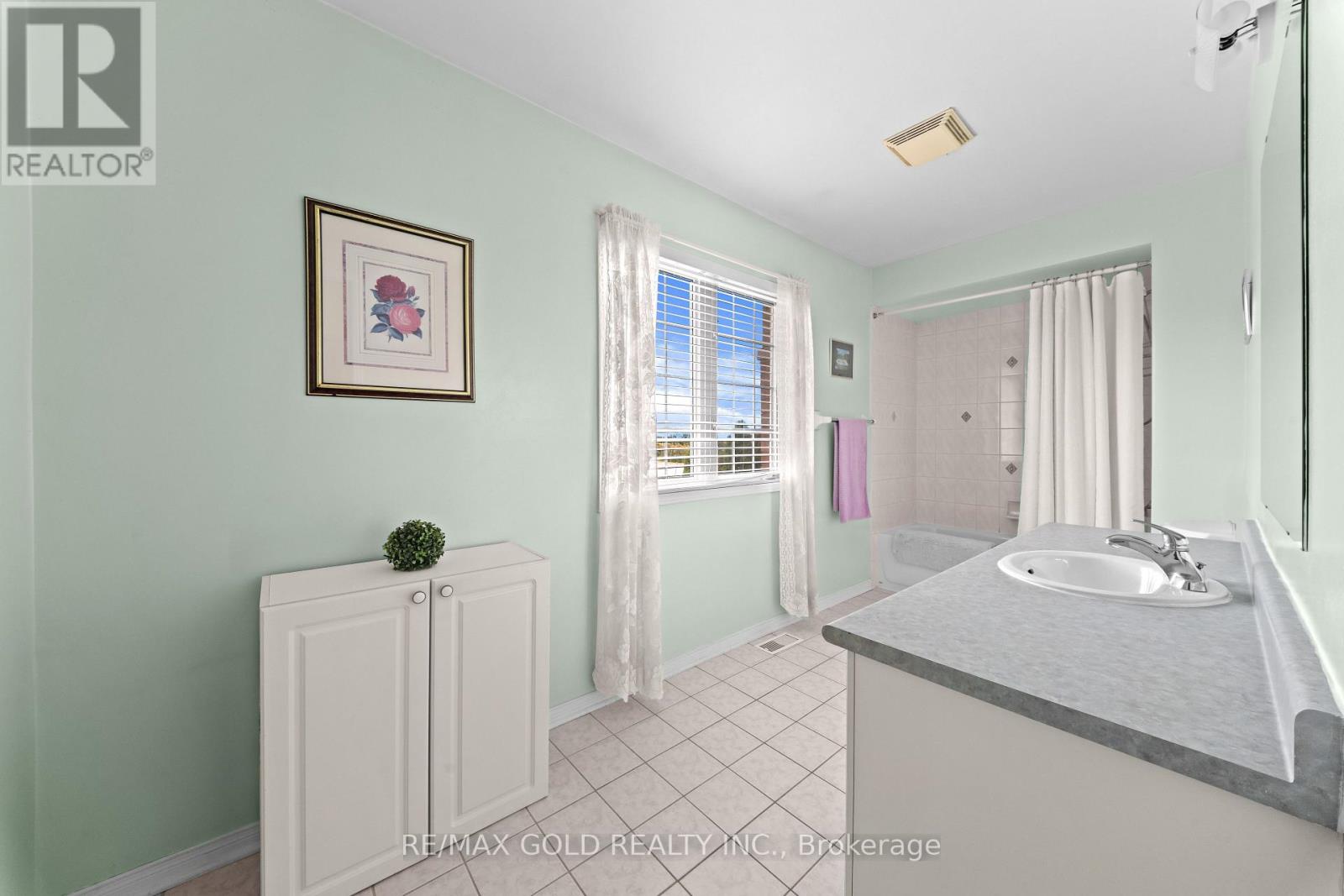 35 GORERIDGE CRESCENT - 17